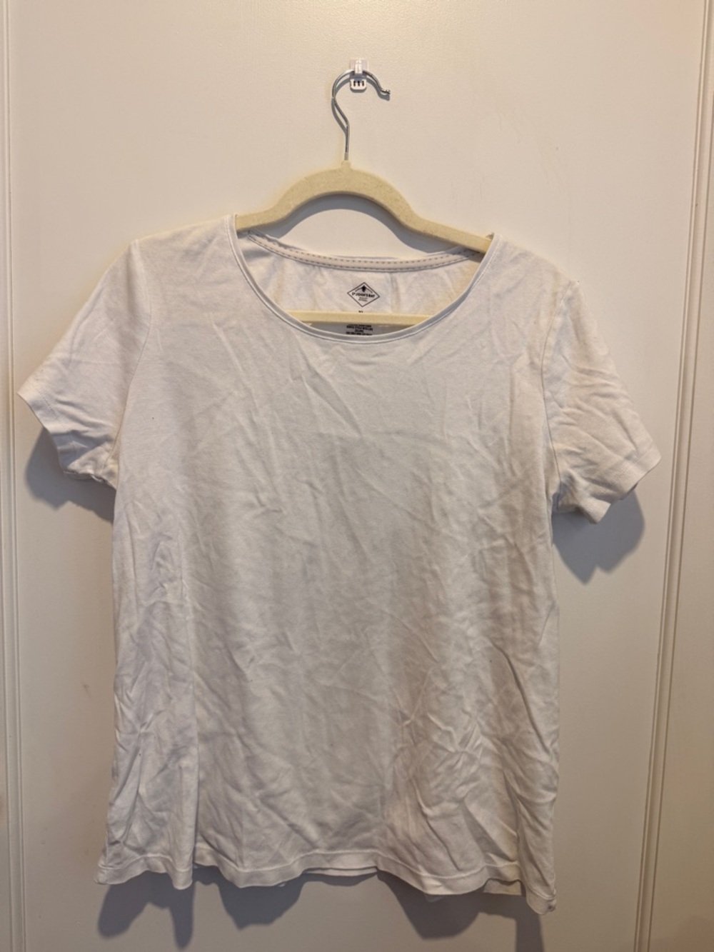 St. John's Bay White Scoop Neck Short Sleeve Tee